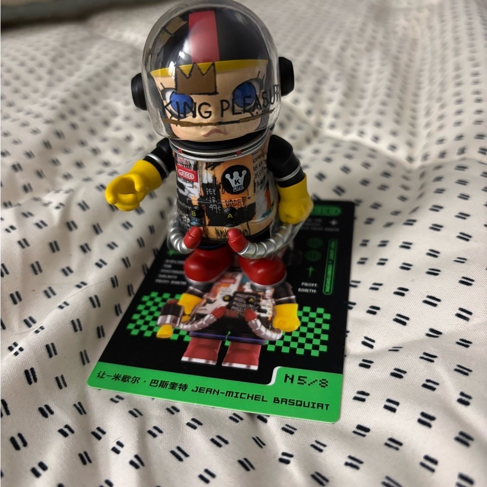 : : POP MART MEGA SPACE MOLLY JEAN-MICHEL BASQUIAT : : - Picture 3 of 16